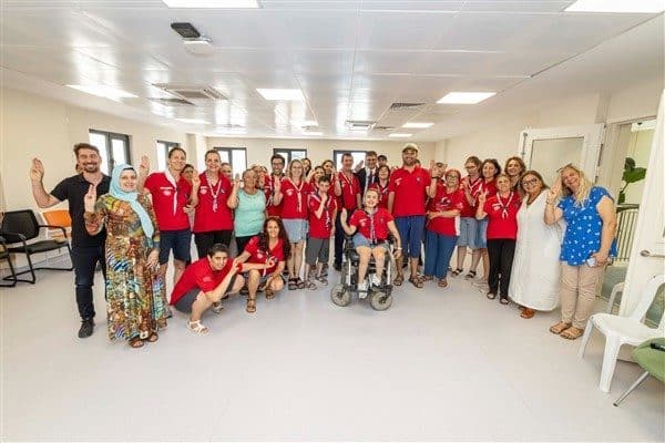 İzmir Büyükşehir Belediye Başkanı Tugay, Karabağlar Yurtoğlu Mahallesi’nde engellilere yönelik