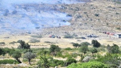 Zeytineli Yalı bölgesinde bulunan 80 evin tedbir amaçlı boşaltıldığı bildirildi. 