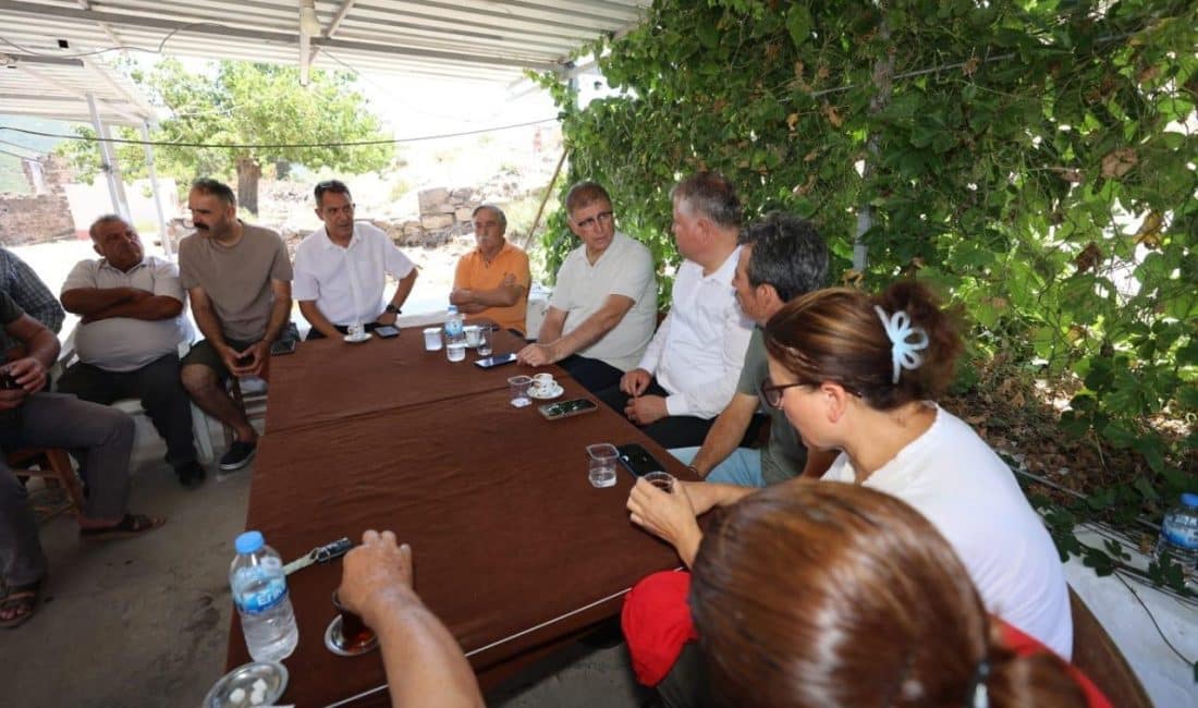 İzmir Büyükşehir Belediye Başkanı Dr. Cemil Tugay, kentin çeşitli noktalarında