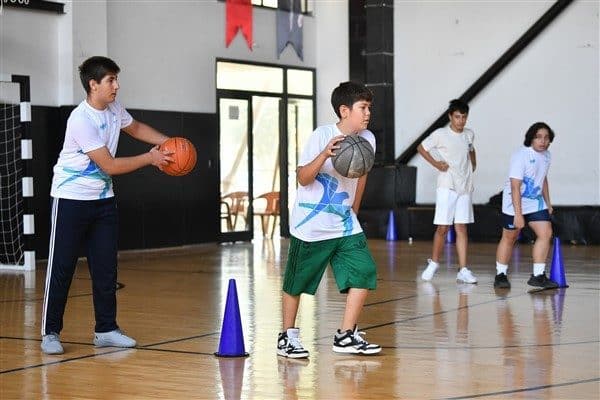 Beylikdüzü Belediyesi tarafından düzenlenen Yaz Spor Okulları, bu yıl da