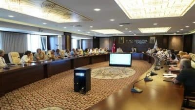 Üniversitenin Senato Salonu’nda gerçekleştirilen toplantıya, Bingöl Üniversitesi Rektörü Prof. Dr.