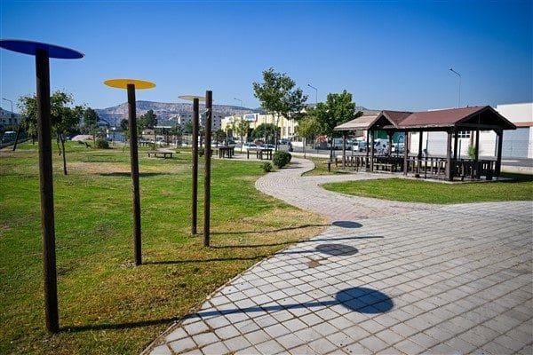 Bornova Belediye Başkanı Ömer Eşki, at binme, oyun alanları ve