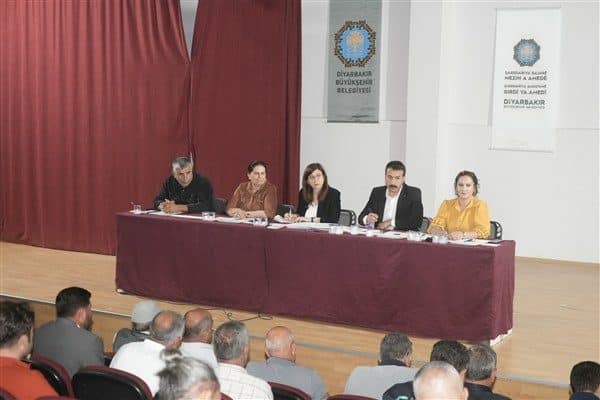 Diyarbakır Büyükşehir Belediyesi, muhtar buluşmalarını sürdürüyor. Bu kapsamda Büyükşehir Belediyesi