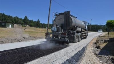 Ulaşım Dairesi Başkanlığı Yol Bakım ve Onarım Şube Müdürlüğü ekipleri,