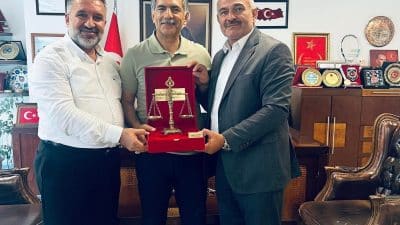Bursa Pazarcılar Odası Başkanı Refik Aksu, beraberindeki heyetle birlikte Gemlik