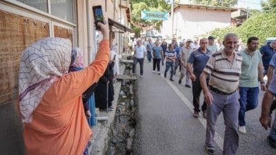 Etkinlik kapsamında, mahalleye erkeklerin girişi jandarma ekipleri tarafından geçici olarak