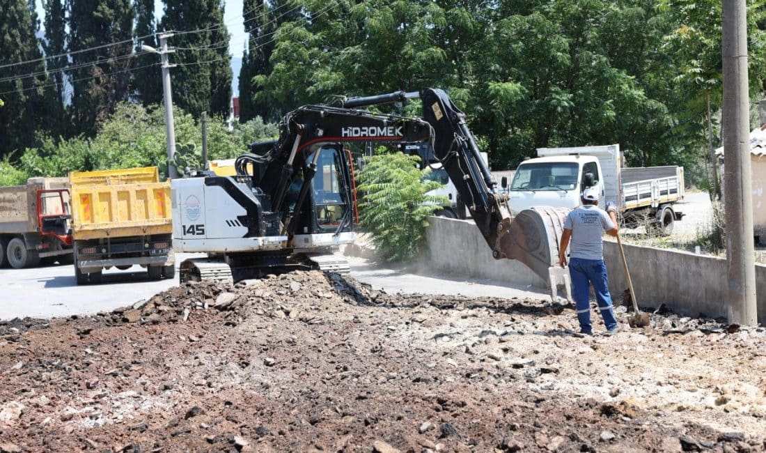 Yoğun bir sezon geçiren Marmaris Belediyesi Fen İşleri ekipleri, ilçenin
