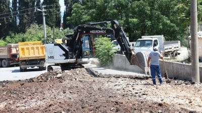 Yoğun bir sezon geçiren Marmaris Belediyesi Fen İşleri ekipleri, ilçenin