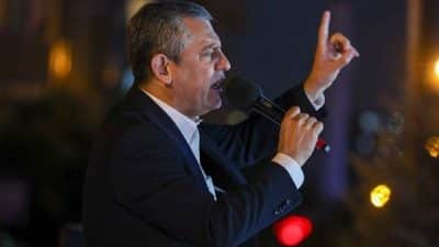 CHP Genel Başkanı Özgür Özel, Antalya Büyükşehir Belediyesi önünde düzenlenen