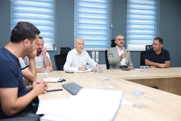 Çayırova Belediye Başkanı Bünyamin Çiftçi, mesai arkadaşlarıyla bir araya gelerek