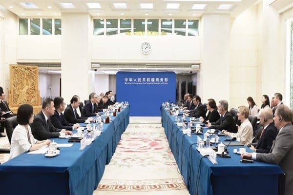 İki taraf, Çin ile ABD arasındaki ekonomik ve ticari ilişkiler