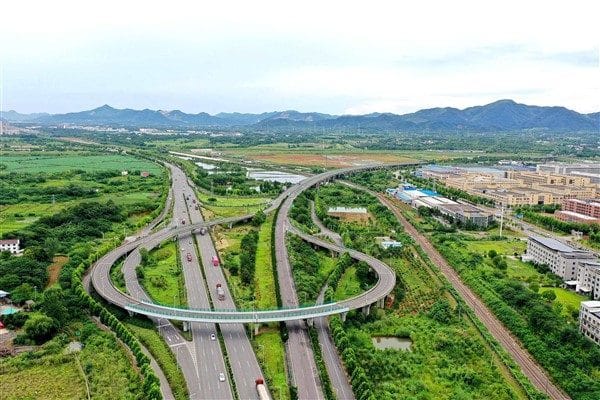 Çin Devlet Konseyi, bugün ülkenin ulaştırma ve altyapı projelerine ilişkin