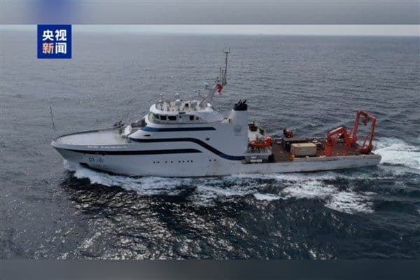 Çin’in okyanus için ilk akıllı bilimsel keşif gemisi Tongji, bugün