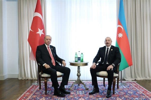 Cumhurbaşkanı Erdoğan, Ekonomik İşbirliği Teşkilatı’nın 17. Zirvesi’ne katılmak üzere bulunduğu Azerbaycan’ın