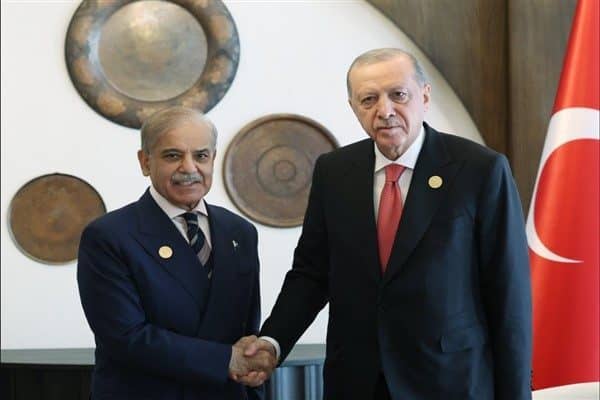 Cumhurbaşkanı Erdoğan, Azerbaycan'da düzenlenen Ekonomik İşbirliği Teşkilatı 17. Zirvesi kapsamında
