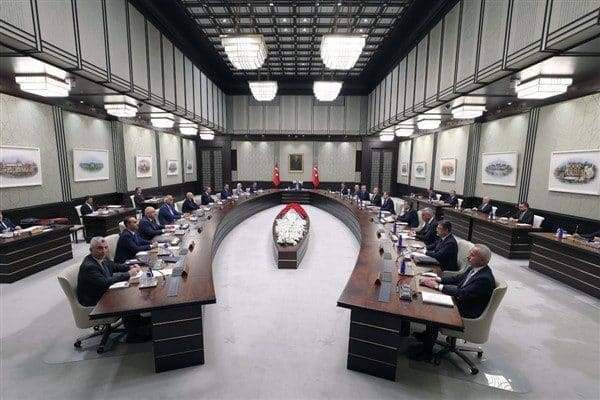 Cumhurbaşkanlığı Kabinesi, Cumhurbaşkanı Erdoğan’ın başkanlığında Cumhurbaşkanlığı Külliyesi’nde toplandı. Hibya Haber