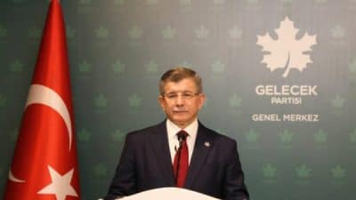 Davutoğlu, siyasetin iki temel ilke üzerine inşa edilmesi gerektiğini vurgulayarak bu