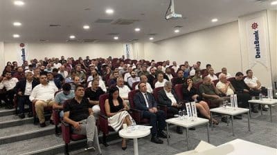 Toplantının açılış konuşmasını yapan DİSİDER Başkanı Şeyhmus Akbaş, katılımcılara teşekkür