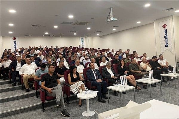 Toplantının açılış konuşmasını yapan DİSİDER Başkanı Şeyhmus Akbaş, katılımcılara teşekkür