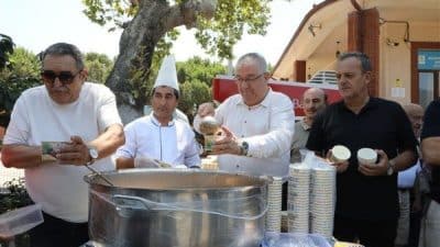 Edremit Belediyesi tarafından Altınkum ve Zeytinli Mahallesi’nde başlayan hayırda Edremit