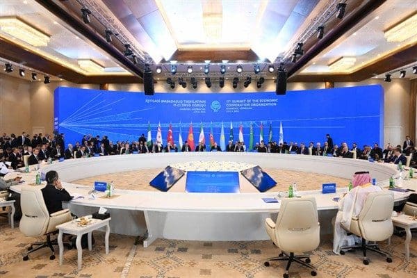 Azerbaycan Cumhurbaşkanı İlham Aliyev, Ekonomik İşbirliği Teşkilatı'nın (EİT) 17. Zirvesi’ne