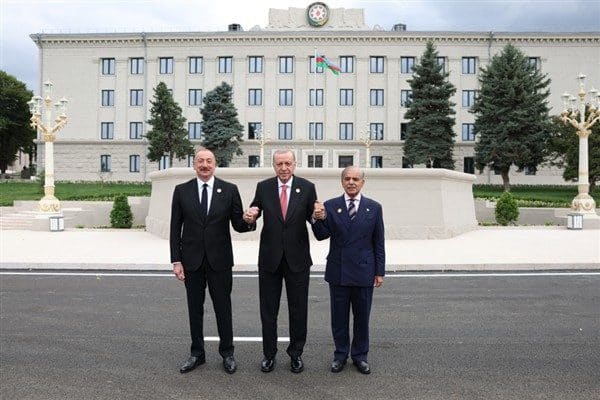 Cumhurbaşkanı Erdoğan, Ekonomik İşbirliği Teşkilatı 17. Zirvesi dolayısıyla bulunduğu Azerbaycan'da