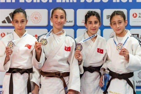 16 ülkeden 459 sporcunun katılımıyla gerçekleştirilen turnuvada, Erzurum Gençlik Spor