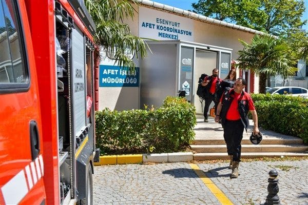 Hazırlanan ekip, bir arama kurtarma aracı ve 6 personelden oluşuyor.