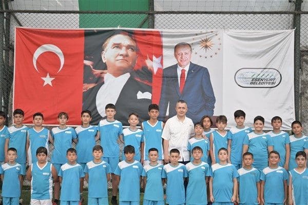 Esenyurt Belediye Başkan Vekili Aksoy, Esenyurt Belediyesi tarafından düzenlenen yaz