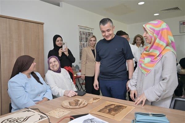 Merkezde Öğrenci İşleri Odası, Derslik, El Sanatları Atölyesi, Aşçılık Sınıfı,