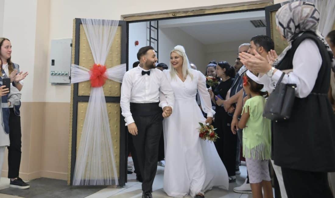Esenyurt Belediyesi, Fatih Mahallesi Roman Kültür Merkezi’nde toplu nikâh törenine
