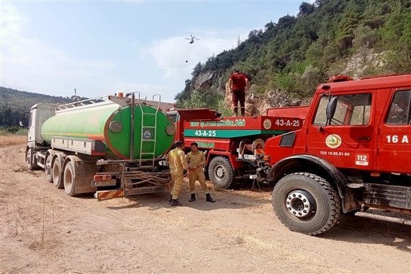 Eskişehir Büyükşehir Belediyesi Afet Koordinasyon Merkezi (AKOM) koordinasyonunda bölgeye itfaiye