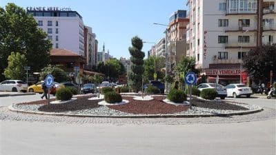 Su kullanımını azaltan kuru peyzaj yöntemiyle peyzaj düzenlemeleri son olarak