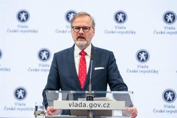 Fiala, ayrıca Almanya'nın başkenti Berlin’e ulaşım süresinin, yapımı planlanan Krušné