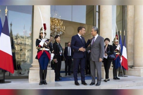 Fransa Cumhurbaşkanı Emmanuel Macron, dün Paris’te Çin Dışişleri Bakanı Wang Yi’yi