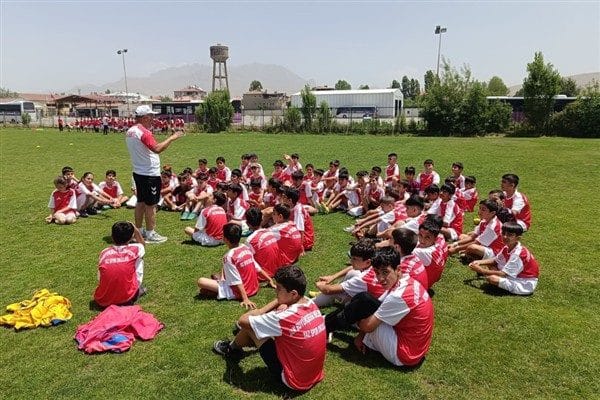 Van Büyükşehir Belediyespor, 8-13 yaş arası çocuk ve gençlere, yaz