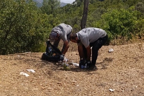 Yangından etkilenen alanlarda başlatılan temizlik çalışmalarıyla hem çevre sağlığının korunması