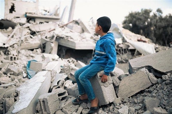Bölgedeki sağlık personeli ve yetkililer, saldırıda hayatını kaybedenlerin sekizinin çocuk