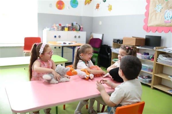 Uğur Böcekleri Gündüz Bakımevi Merkez Şubesi’nde haftanın beş günü devam