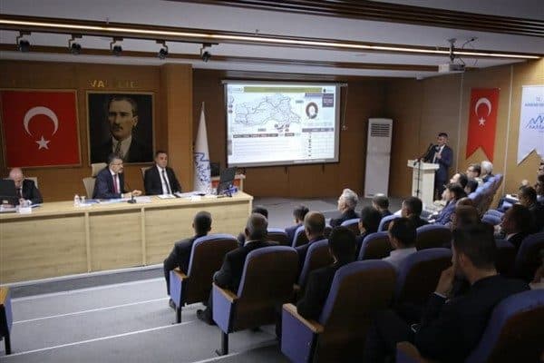 Hakkari’nin gelişimi ve kalkınması açısından önem taşıyan projelerin değerlendirildiği 2025