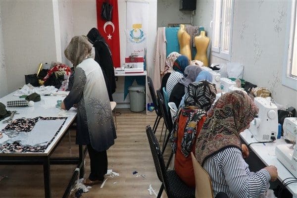 Haliliye Belediyesi, kadınların meslek edinmelerini ve aile ekonomilerine katkı sağlamalarını
