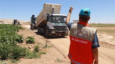 Kırsal Hizmetler Müdürlüğü ekipleri, mahallede stabilize yol yapımını hızlandırdı. Altyapısı