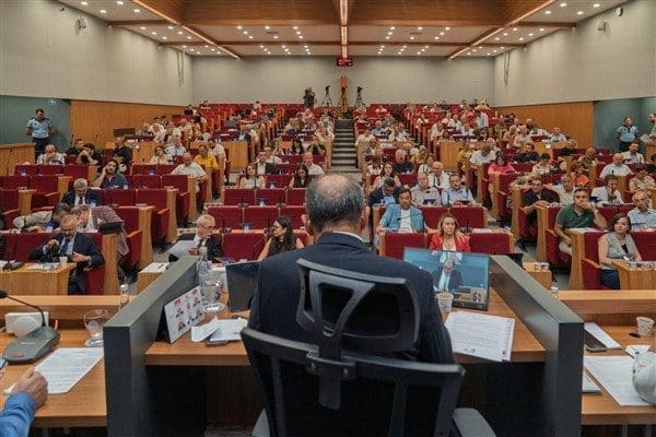 İzmir Büyükşehir Belediyesi’nin Temmuz ayı olağan Meclis Toplantısı'nın 2'ncioturumu Kültürpark