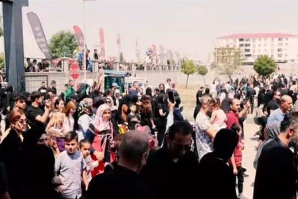 Kerbela’da Hz. Hüseyin ve beraberindekilerin şehit edilişini anmak amacıyla düzenlenen