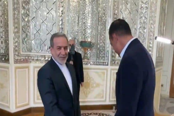 Araghchi, bombalamalardan bu yana Amerikan medya kuruluşu CBS'e verdiği ilk