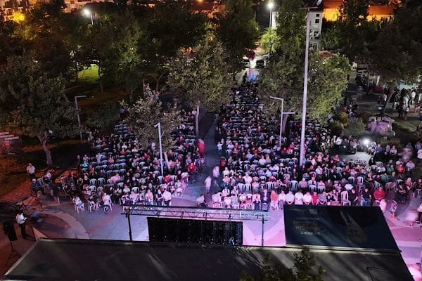 Isparta Belediyesi’nin Yaz Akşamları Sinema etkinlikleri kapsamında, Halife Sultan ve