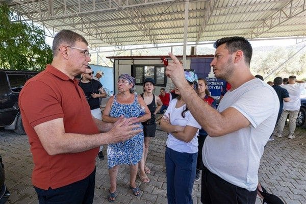 İzmir Büyükşehir Belediyesi kentin çok sayıda ilçesini etkisi altına alan