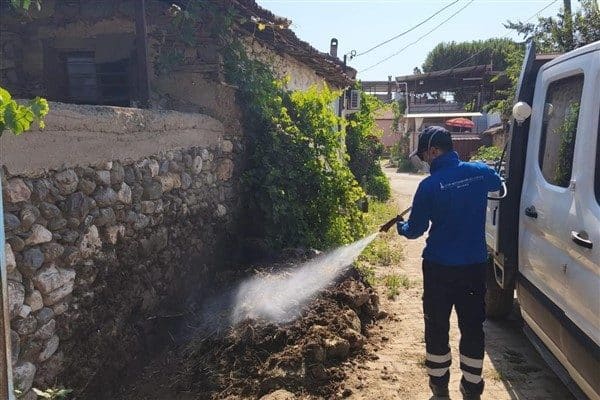 İzmir Büyükşehir Belediyesi 30 ilçede 27 ayrı ekiple 12 ay