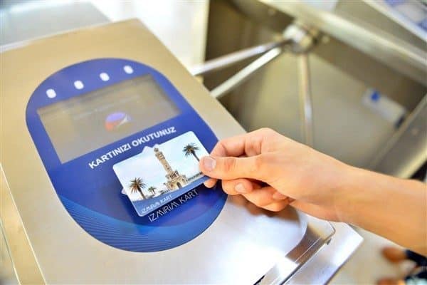 Büyükşehir-TCDD ortaklığıyla işletilen İZBAN ise Cumhurbaşkanlığı Kararnamesi doğrultusunda gün boyunca