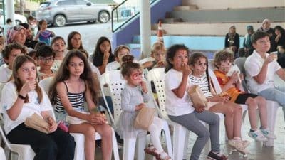 İzmit Belediyesi tarafından düzenlenen Çocuk Sinema Geceleri etkinliği, Akmeşe Kapalı